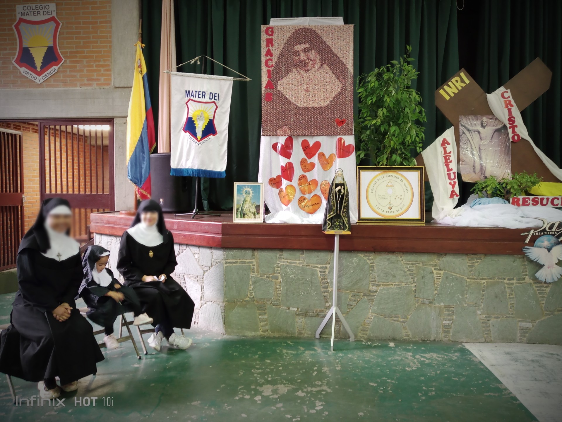 Nuestras niñas Celebrando a «Madre Trinidad y a Madre Carmen»