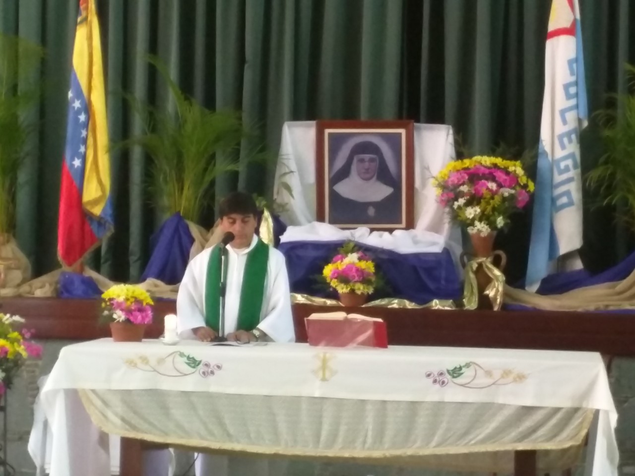 Conmemoración Natalicio MADRE TRINIDAD