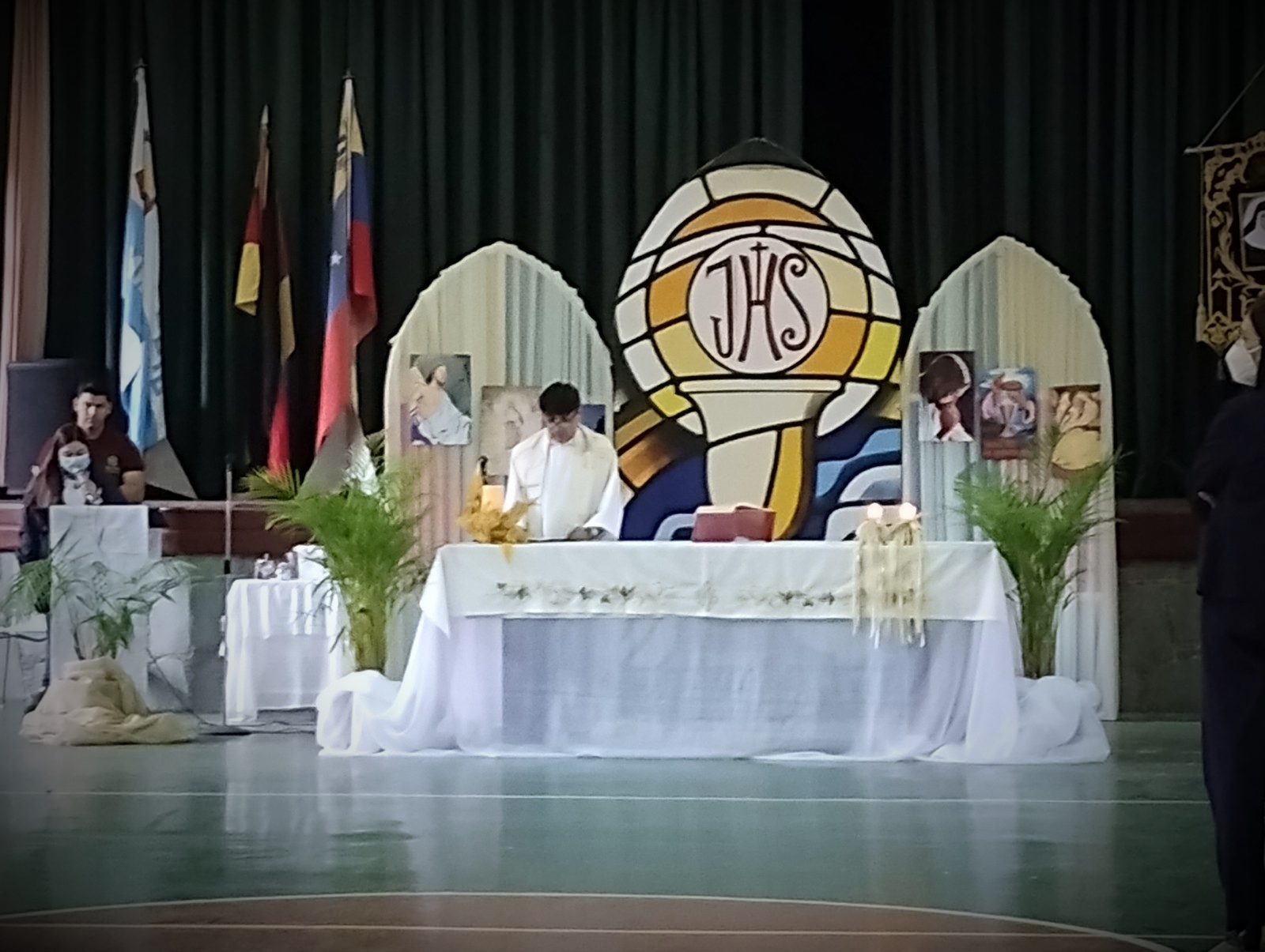 Celebración del lunes de la Octava de Pascua en Mater Dei